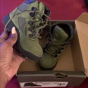 Lightly worn , Hunter green timberland field boots